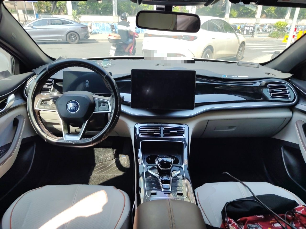 BYD Qin PLUS 2023 Champion Edition DM-i 120KM Beyond Model — снимка 9