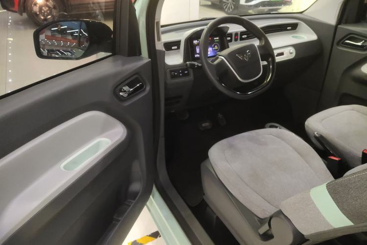 Used Wuling Hongguang MINIEV 2022 Macaron Premium Model – Lithium Iron Phosphate Driver Seat