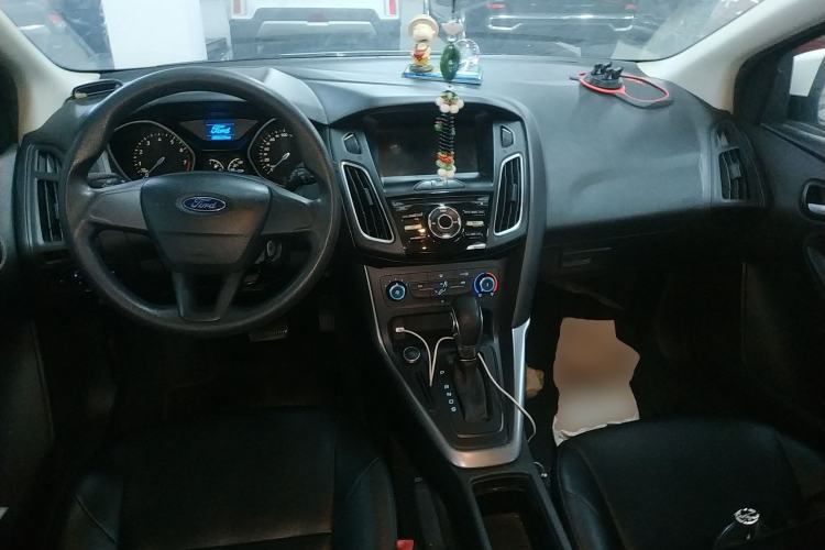 Used Ford Focus 2017 Hatchback 1.6L Automatic Comfort Plus SmartDrive Edition Center Console