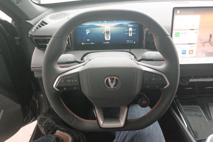 Used CHANGAN UNI-V 2025 Model Third-Generation 1.5T 500Bar Prestige Edition Steering Wheel