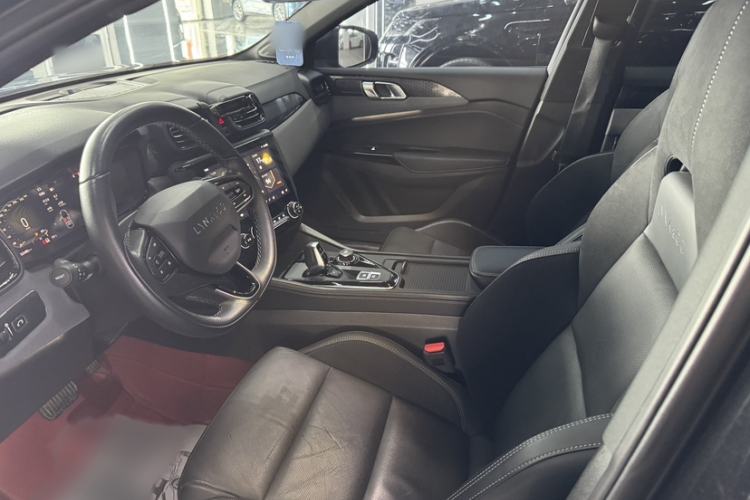 Used Lynk & Co 03 2022 2.0TD DCT JingPro Interior 1