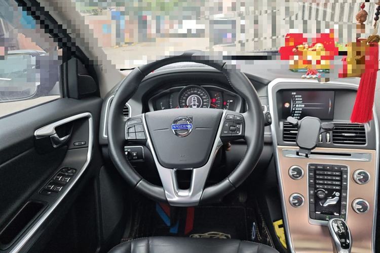 Used Volvo XC60 2017 T5 AWD Smart Upgrade Model
