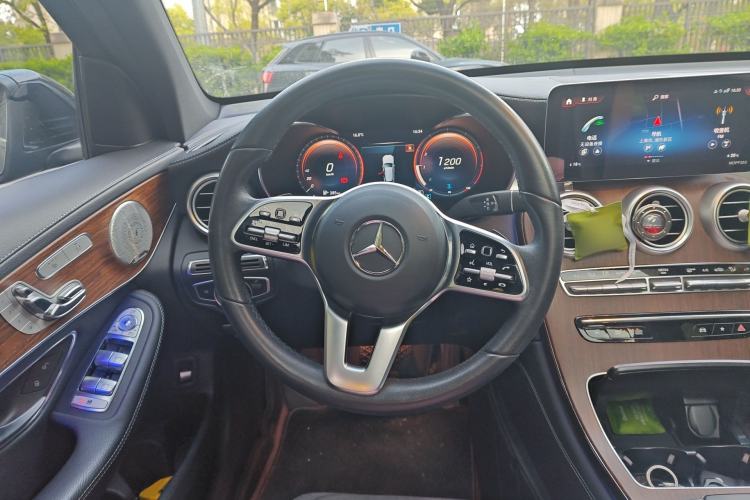Used Mercedes-Benz GLC 2021 GLC 300 L 4MATIC Dynamic Model Steering Wheel