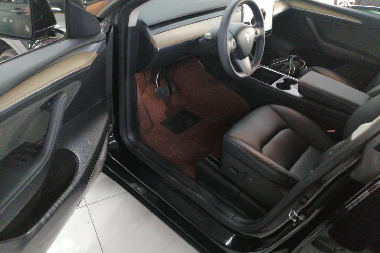 Used Tesla Model Y 2022 Rear-Wheel-Drive Version
