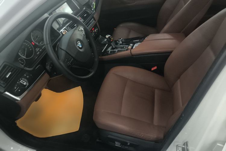 Used BMW 5 Series 2014 520Li Elegant Model
