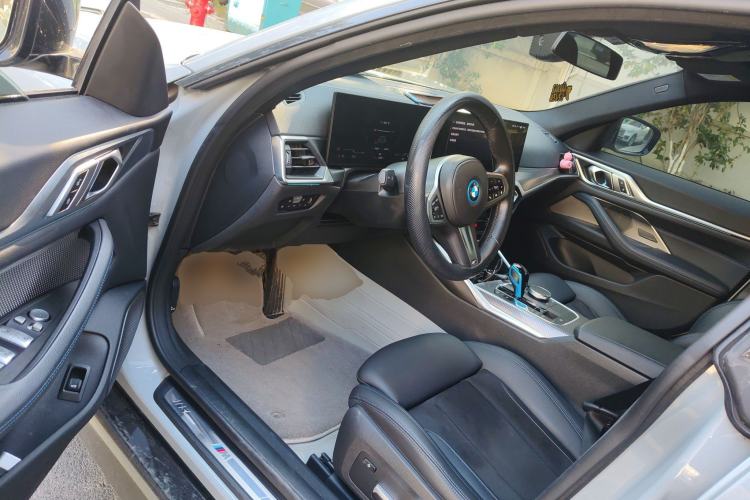 Used BMW i4 2022 eDrive40

