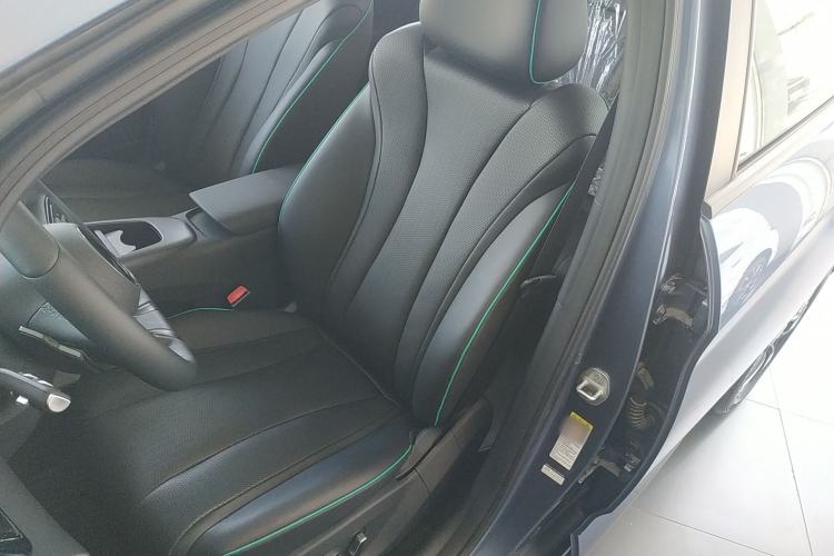 Used BYD Dolphin 2025 Intelligent Driving Version 410 km Fashion Edition
