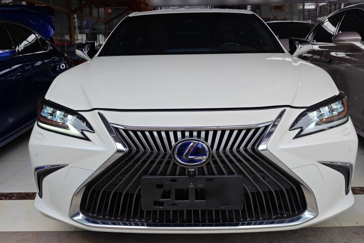 Used Lexus ES 2020 300h Premium Edition