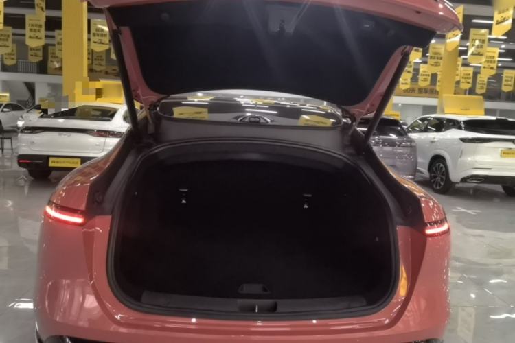 Used Avatr 06 2025 Pro Range-Extended Edition Trunk