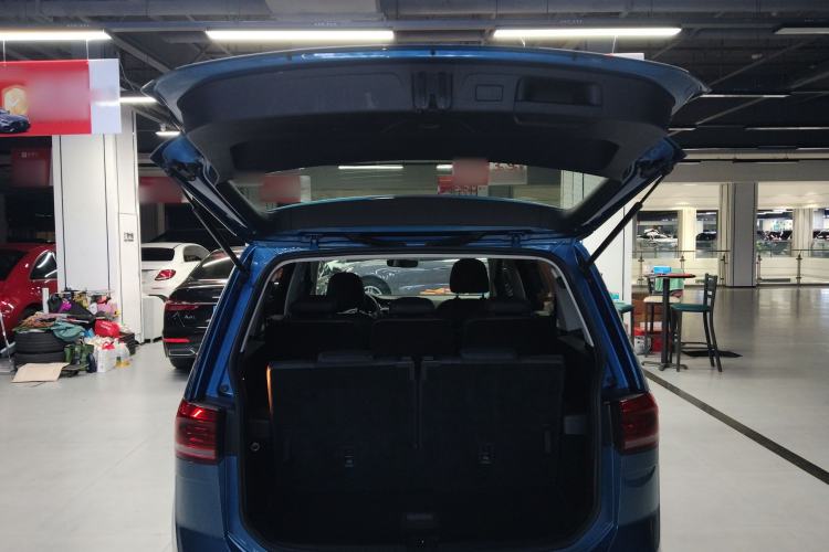 Used Volkswagen Touran 2018 Volkswagen Touran L 280TSI DSG Comfort Edition 7 Seats China VI Standard
