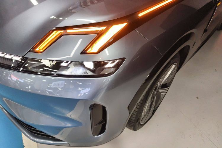 Used Lynk & Co 08 EM-P 2025 220 km All-Wheel-Drive Performance Halo
