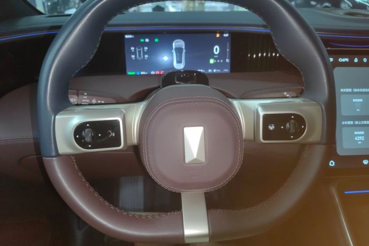 Used Avatr 11 2025 Ultra Extended-Range Edition Steering Wheel