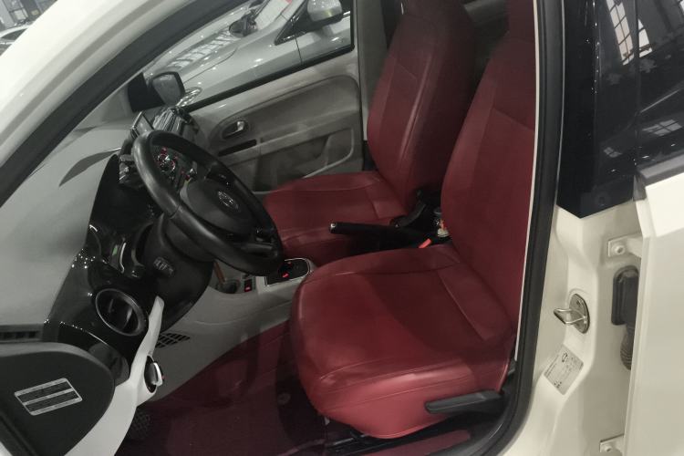 Used Volkswagen up! 2015 1.0L go high!
