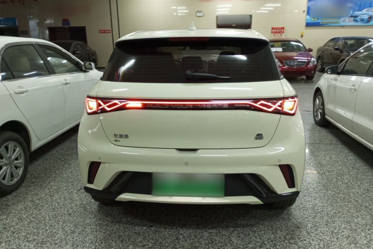 Used BYD Dolphin 2023 420 km Fashion Edition
