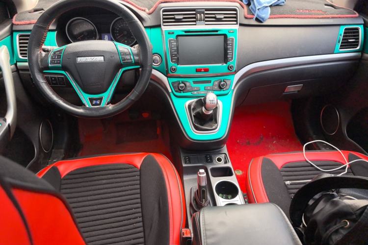 Used Haval H6 2017 Blue Label Sport Edition 1.5T Manual Two-Wheel Drive Elite Model Center Console