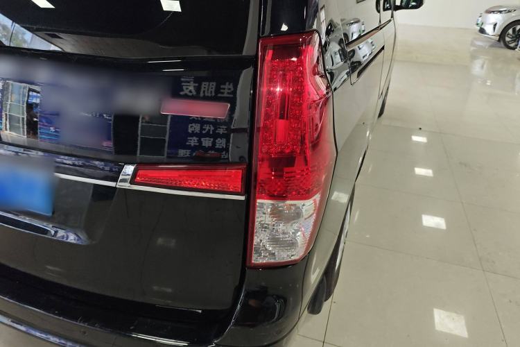 Used FORTHING Lingzhi PLUS 2022 Travel Edition 2.0L Manual Comfort Version 7 Seats
