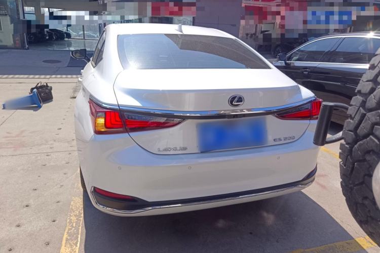 Used Lexus ES 2022 200 Excellence Edition
