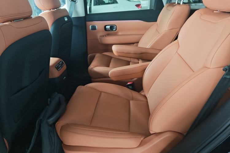 Used Leapmotor C16 2026 Extended-Range 280 LiDAR Zhizun Edition 6 Seats
