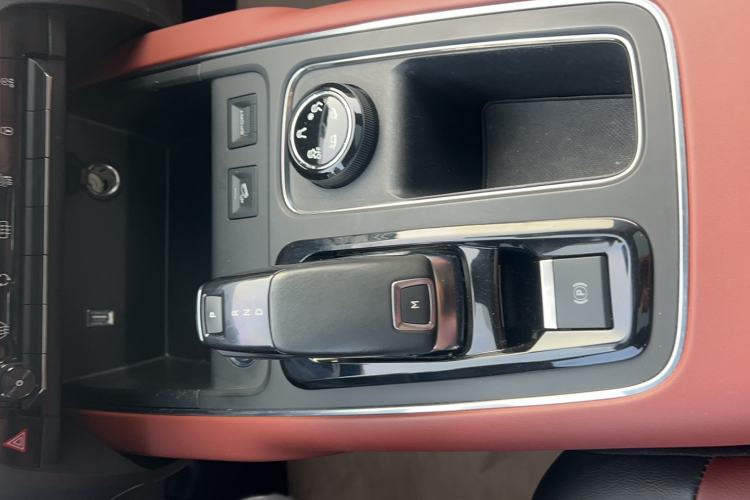 Used Citroen C5 AIRCROSS 2017 380THP Luxury Model Gear Lever