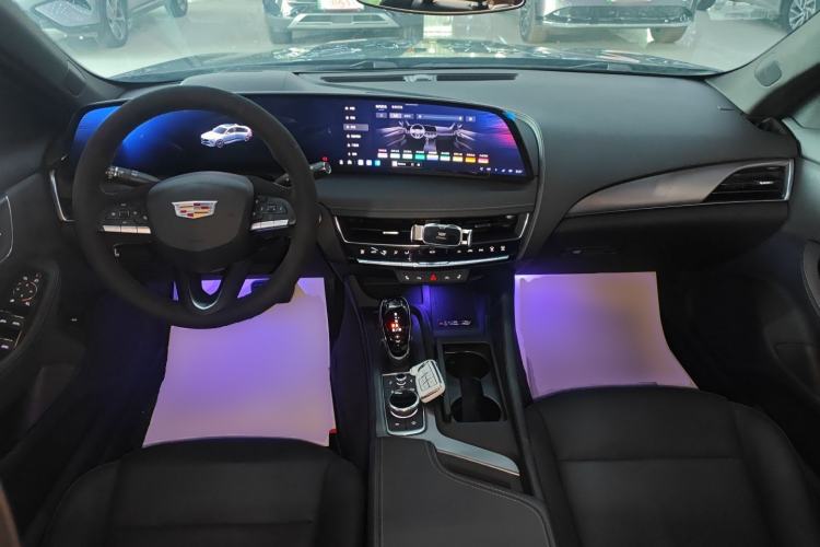 Used Cadillac CT5 2024 28T Luxury Pro Trim Center Console