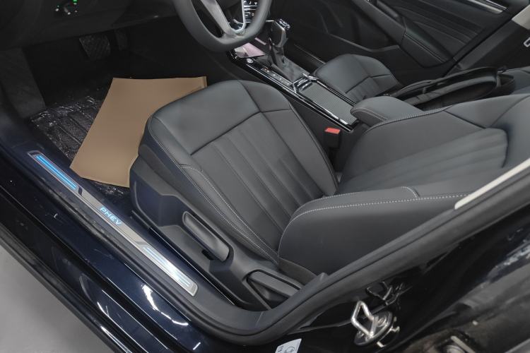 Used Volkswagen Passat New Energy 2025 430 PHEV Hybrid Business Edition Left Front Seat