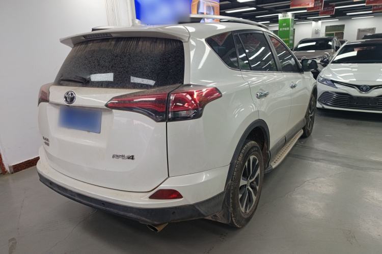 Used Toyota RAV4 2016 2.0L CVT Two-Wheel Drive Fashion Edition China V Standard