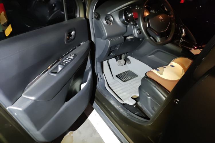 Used Peugeot 3008 2013 2.0L Automatic Trend Edition Driver Seat