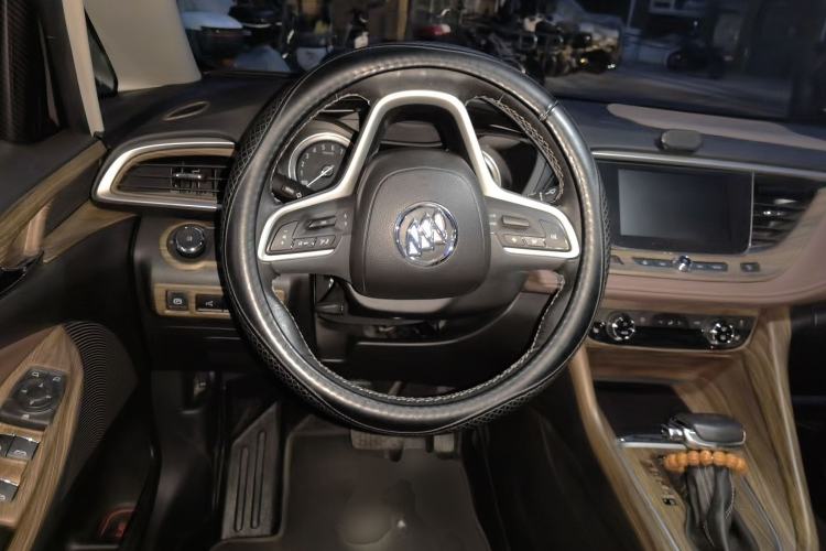 Used Buick GL6 2018 18T 6-Seater Prestige Model
