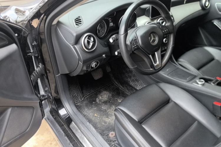 Used Mercedes-Benz GLA 2016 GLA 220 4MATIC Fashion Edition Driver Seat