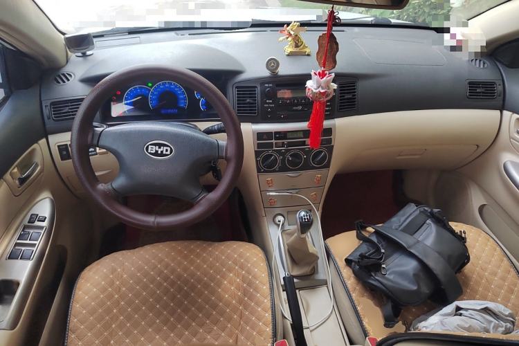 Used BYD F3 2013 Energy-Saving Edition 1.5L Manual Standard Model