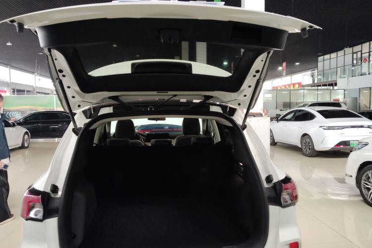 Used Ford Escape 2020 EcoBoost 245 Two-Wheel-Drive Titanium Edition
