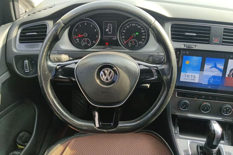Used Volkswagen Golf 2015 1.4TSI Automatic Comfort Model Steering Wheel