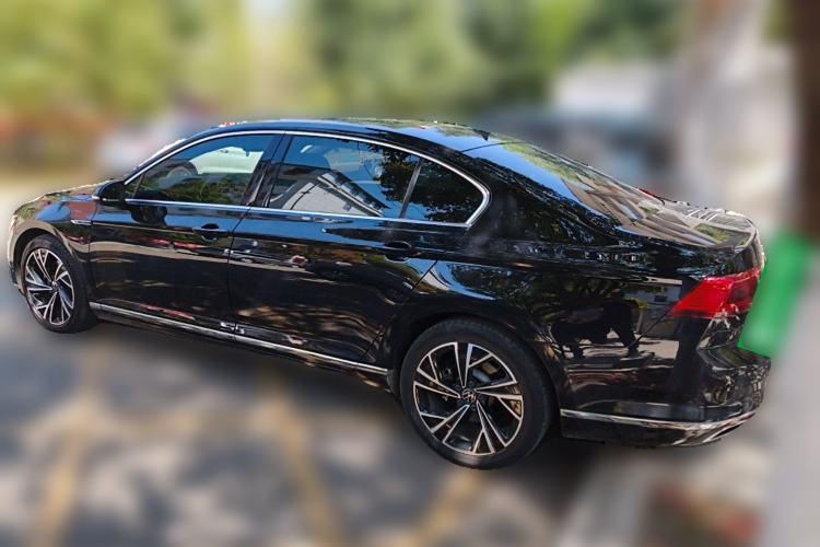 Used Volkswagen Magotan 2021 330TSI DSG 30th Anniversary Edition Rear Left 45 Deg