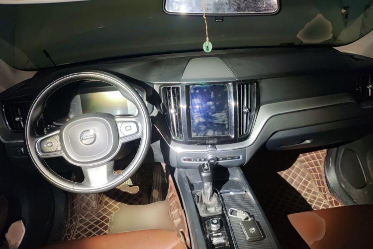 Used Volvo XC60 2019 T5 4x4 Smart Edition China V Standard Center Console