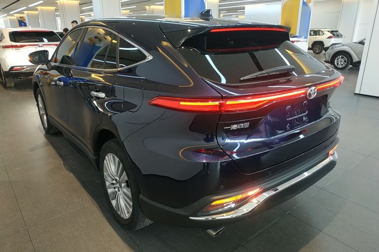 Used Toyota Harrier 2022 2.0L CVT Two-Wheel Drive Deluxe Edition