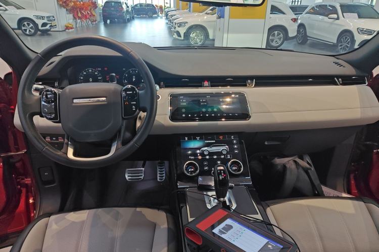 Used Land Rover Range Evoque 2020 249 PS R-DYNAMIC S Blackened Sport Technology Edition Center Console