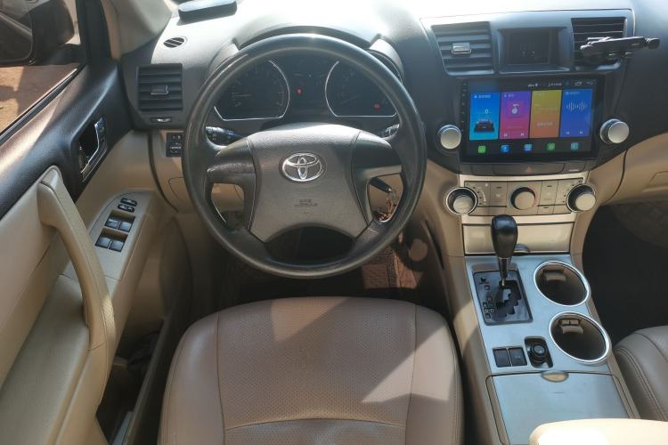 Used Toyota Highlander 2013 2.7L Two-Wheel Drive 5-Seater Purple Gold Edition
