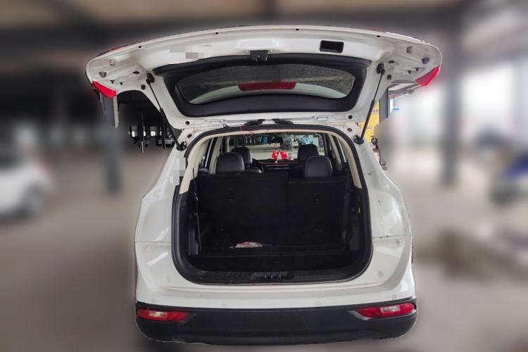 Used Dongfeng Fengon 580 2018 Revised Version 1.8L Manual Comfort Edition Trunk