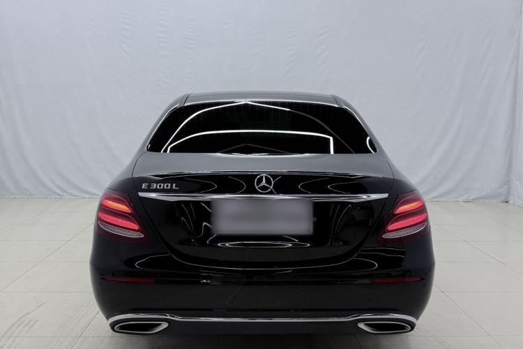 Used Mercedes-Benz E-Class 2016 E 300 L Luxury Model Exterior 4