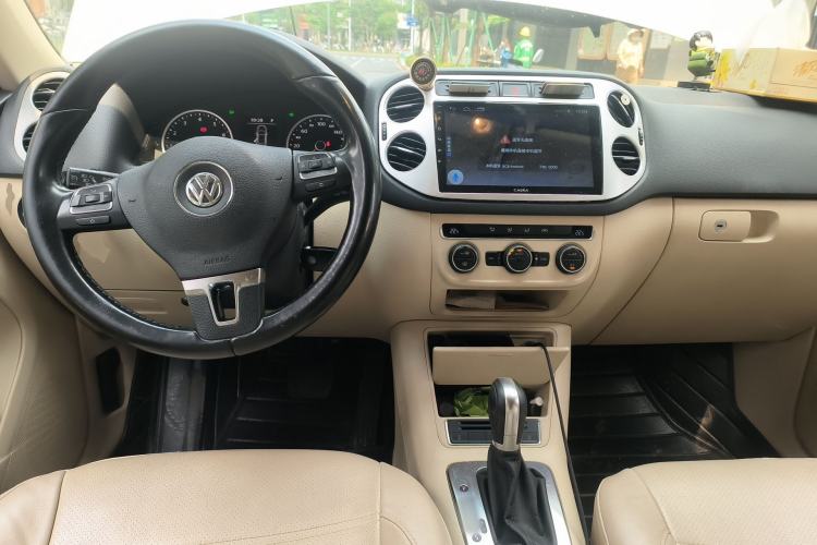 Used Volkswagen Tiguan 2015 1.8TSI Automatic Two-Wheel Drive Comfort Edition Center Console