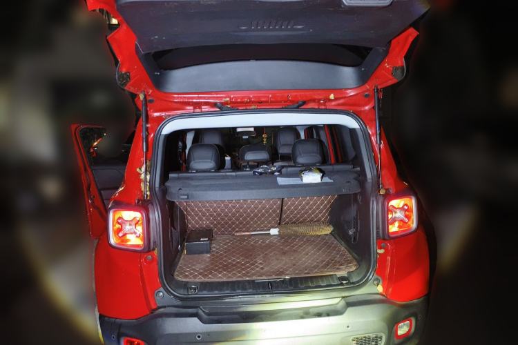 Used Jeep Renegade 2018 Connected Large Screen Version 180T Automatic Smart Version Trunk