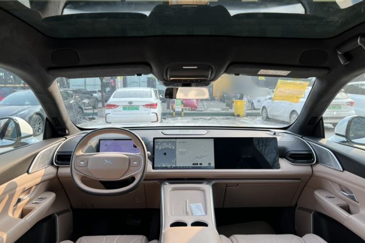 Used XPeng G9 2025 625 Long-Range Max Interior 6