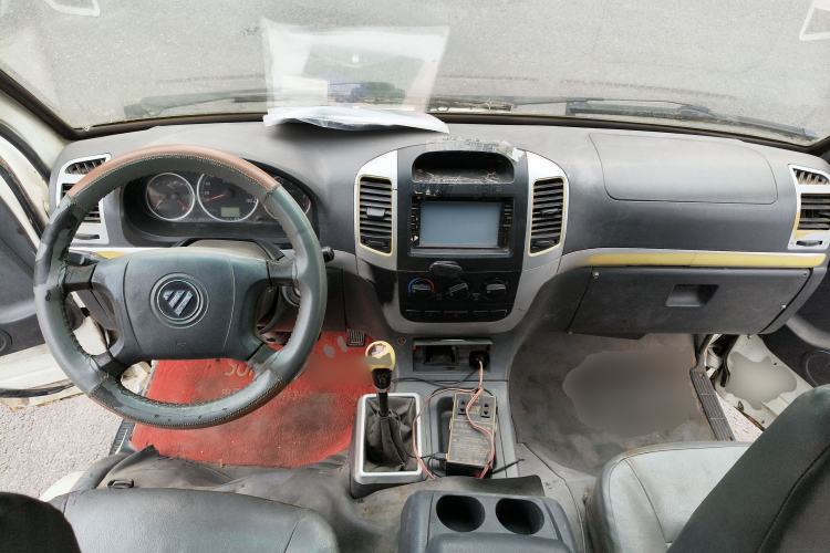 Used Foton Scenic 2014 2.0L Express Standard Long-Wheelbase High-Roof Version 486EQV4
