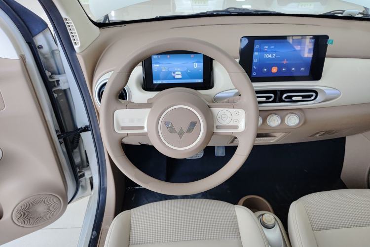 Used Wuling Hongguang MINIEV 2025 Four-Door Version Zhenxiang+ Edition Steering Wheel