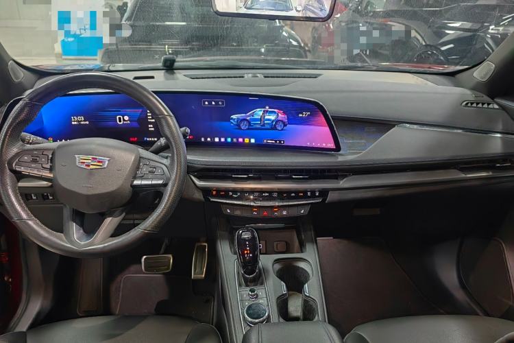 Used Cadillac XT4 2024 28T Four-Wheel Drive Luxury Version Center Console