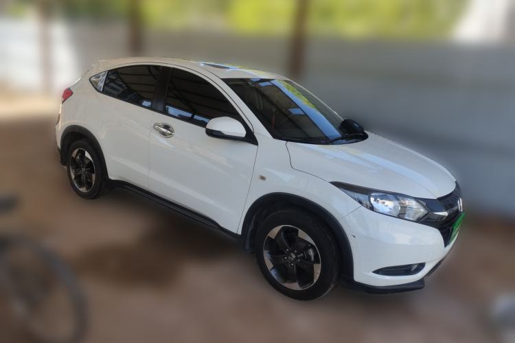 Used Honda Vezel 2016 1.8L CVT Front-Wheel Drive Pioneer Edition Front Right 45 Deg