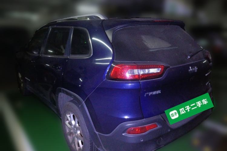 Used Jeep Cherokee 2016 2.0L Superior Edition
