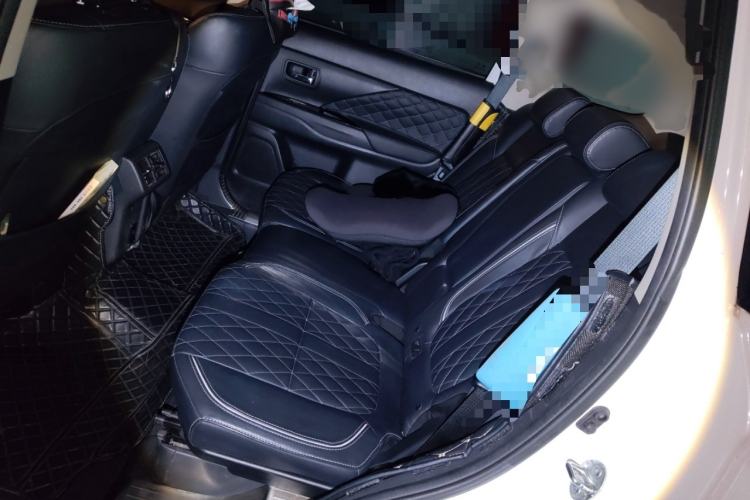 Used Mitsubishi Outlander 2020 2.4L 4x4 Zhi Xiang Edition 7-Seater
