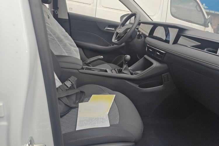 Used Roewe i5 2026 Model 1.5L Manual Comfort Version