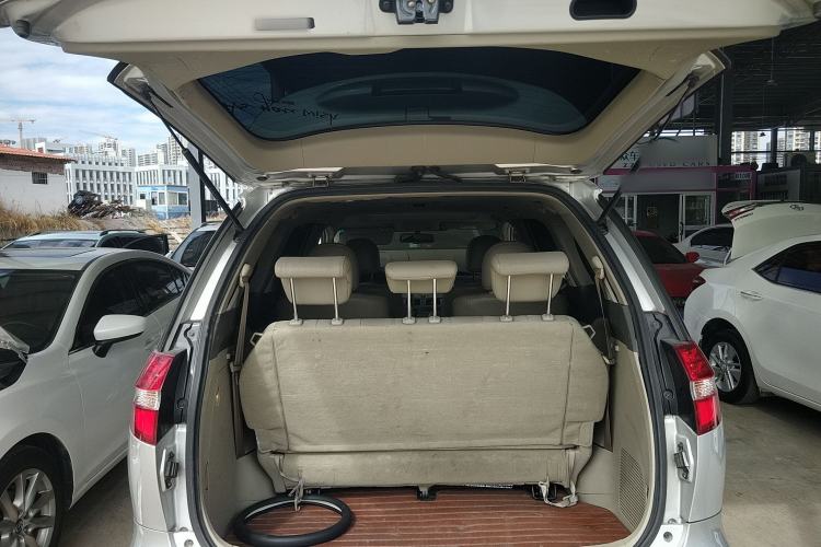 Used BYD M6 2015 2.4L Automatic Prestige Edition
